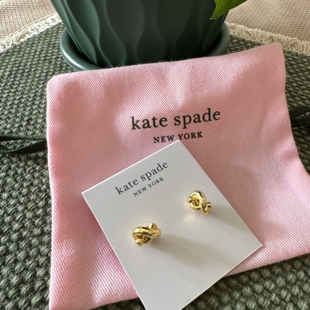 kate spade ♠️ Sailor Knot Stud Earrings - Gold